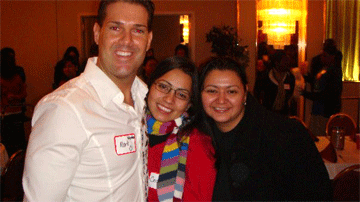 Guests posing with an organizer